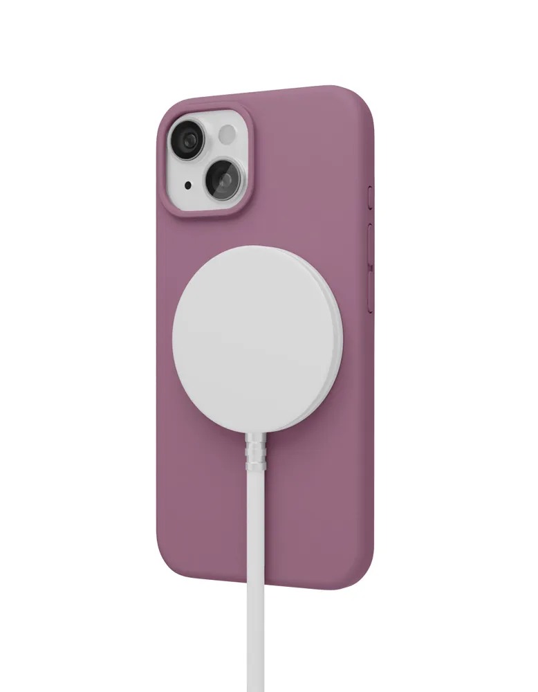 На фото изображено Чехол защитный VLP Aster Case с MagSafe для iPhone 14/15, пудровый