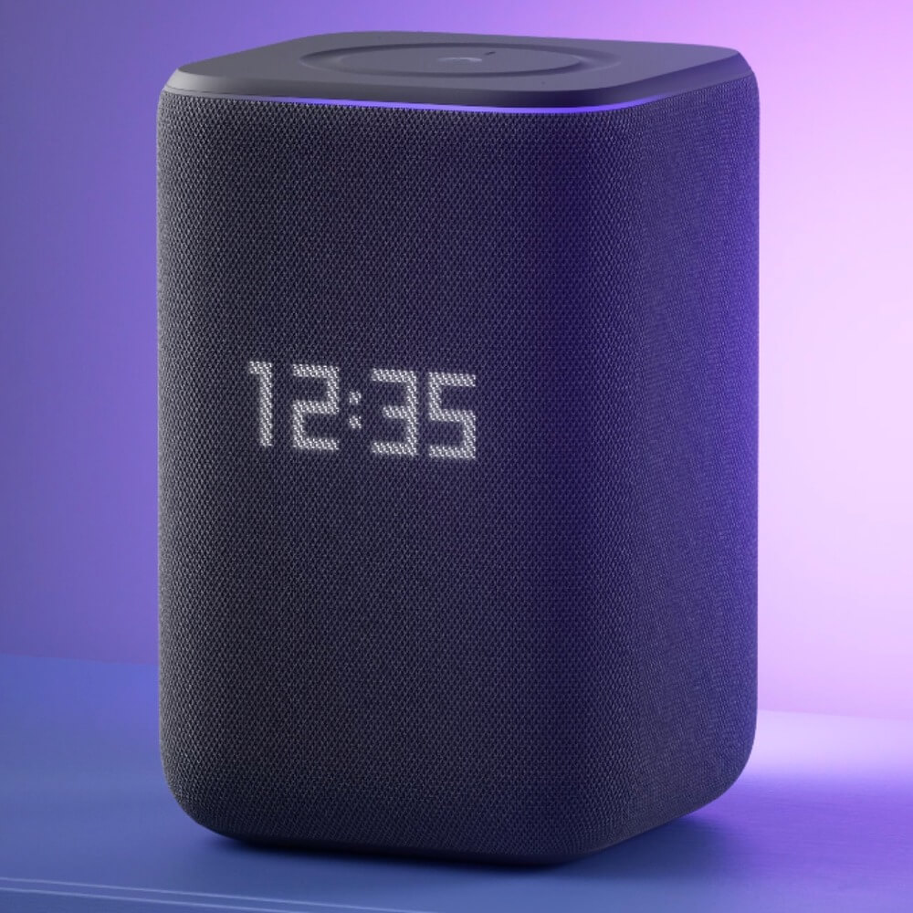 На фото изображено Умная портативная колонка Яндекс Станция 3, чёрный